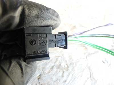 Mercedes Black 8 Pole 6 Wire Female Connector 04954508289